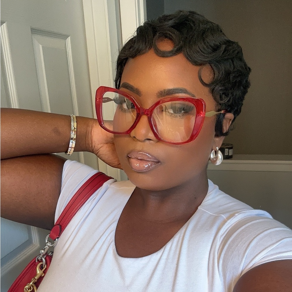 Meet your Posher, Markenya